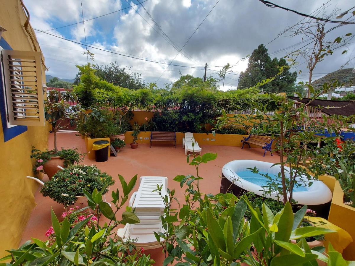 Casa Maestro Lelo - Acogedora Casa Rural Canaria Con Patios Y Jardines De Flores Las Palmas de Gran Canaria Exterior foto