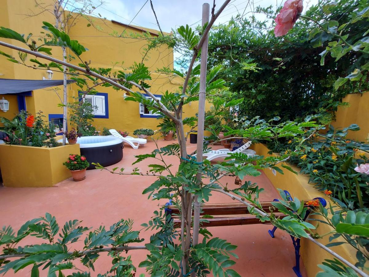 Casa Maestro Lelo - Acogedora Casa Rural Canaria Con Patios Y Jardines De Flores Las Palmas de Gran Canaria Exterior foto